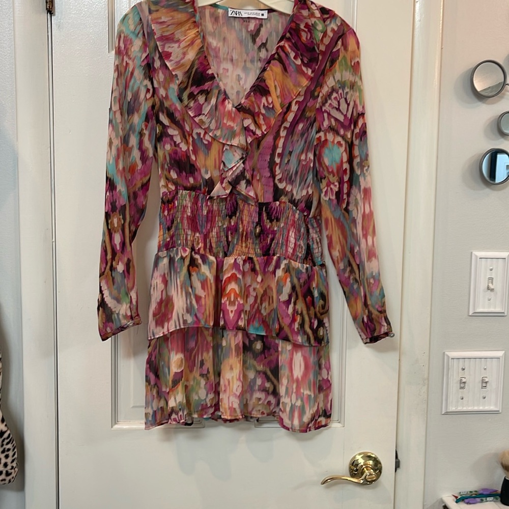 Zara new never worn xs with stretch waist